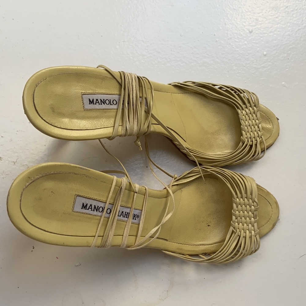 Manolo Blahnik Pale Yellow Leather High Heel Strappy Ankle Wrap Sandals size 41